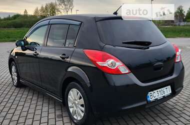 Хэтчбек Nissan TIIDA 2010 в Львове