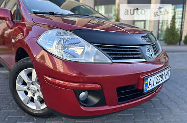 Хэтчбек Nissan TIIDA 2010 в Хмельницком