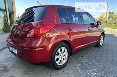 Хэтчбек Nissan TIIDA 2010 в Хмельницком