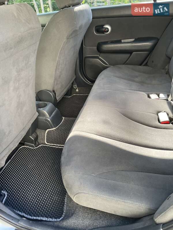 Хетчбек Nissan TIIDA 2008 в Черкасах