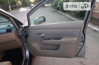 Седан Nissan TIIDA 2008 в Киеве