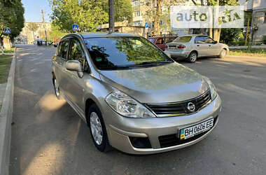 Хэтчбек Nissan TIIDA 2011 в Одессе