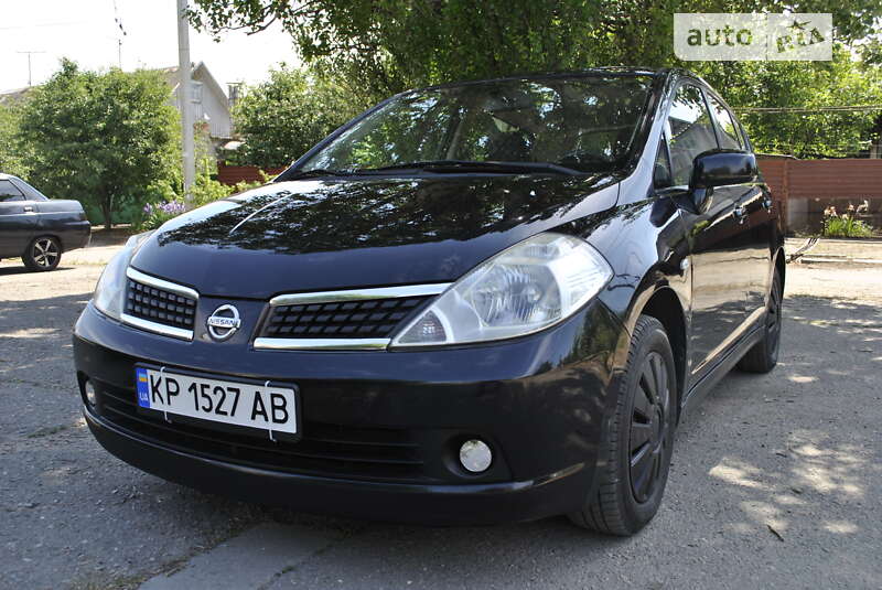 Хэтчбек Nissan TIIDA 2008 в Запорожье