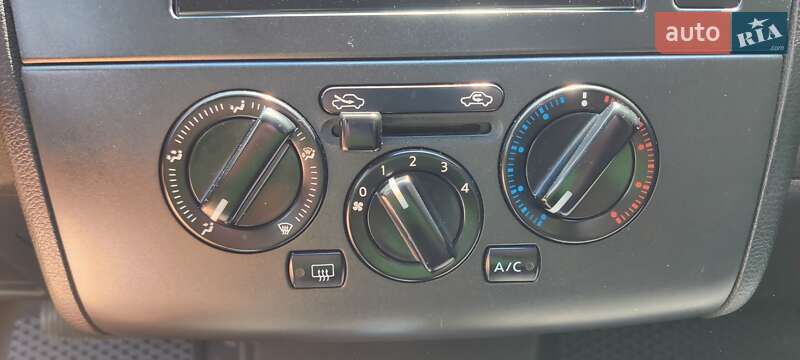 Хетчбек Nissan TIIDA 2008 в Ладижині