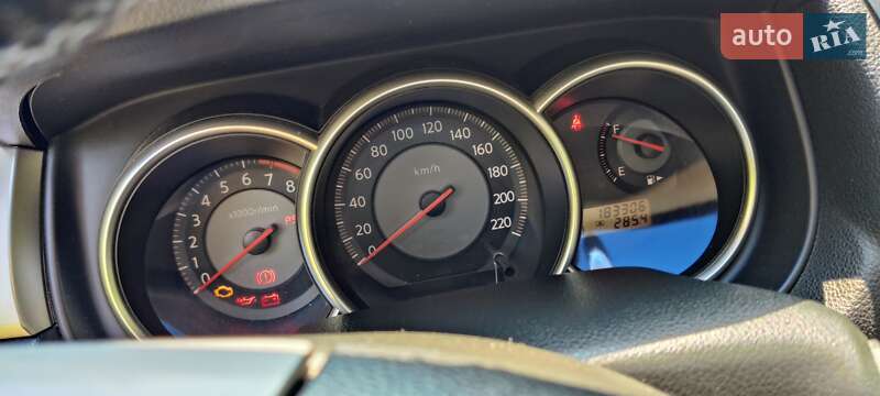 Хетчбек Nissan TIIDA 2008 в Ладижині