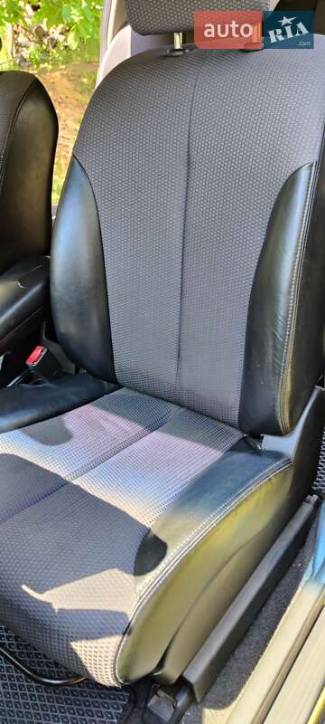 Хетчбек Nissan TIIDA 2008 в Ладижині