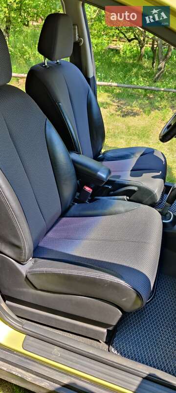 Хетчбек Nissan TIIDA 2008 в Ладижині