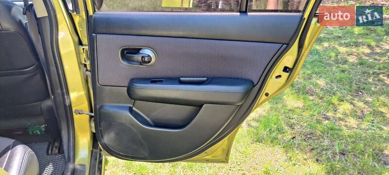 Хетчбек Nissan TIIDA 2008 в Ладижині