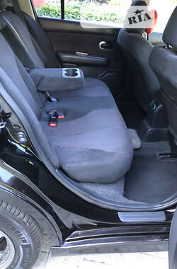 Хэтчбек Nissan TIIDA 2011 в 