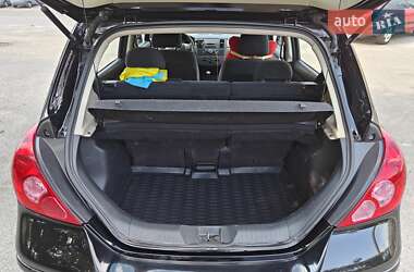 Хэтчбек Nissan TIIDA 2011 в 
