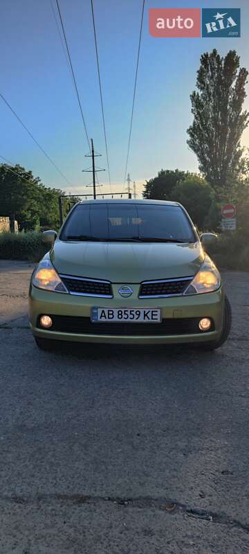 Хетчбек Nissan TIIDA 2008 в Ладижині