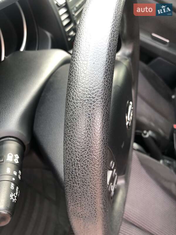 Хэтчбек Nissan TIIDA 2011 в Обухове