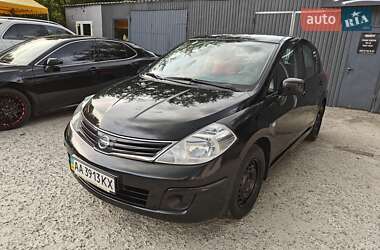 Хэтчбек Nissan TIIDA 2011 в 