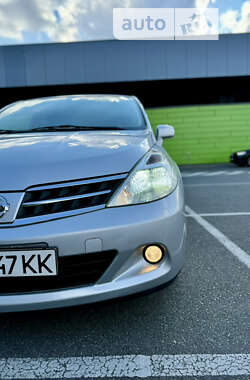 Хетчбек Nissan TIIDA 2012 в 