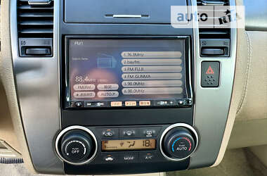 Хетчбек Nissan TIIDA 2012 в 
