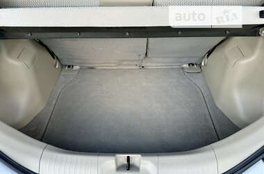 Хетчбек Nissan TIIDA 2012 в 
