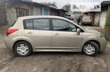 Хетчбек Nissan TIIDA 2010 в Червонограді