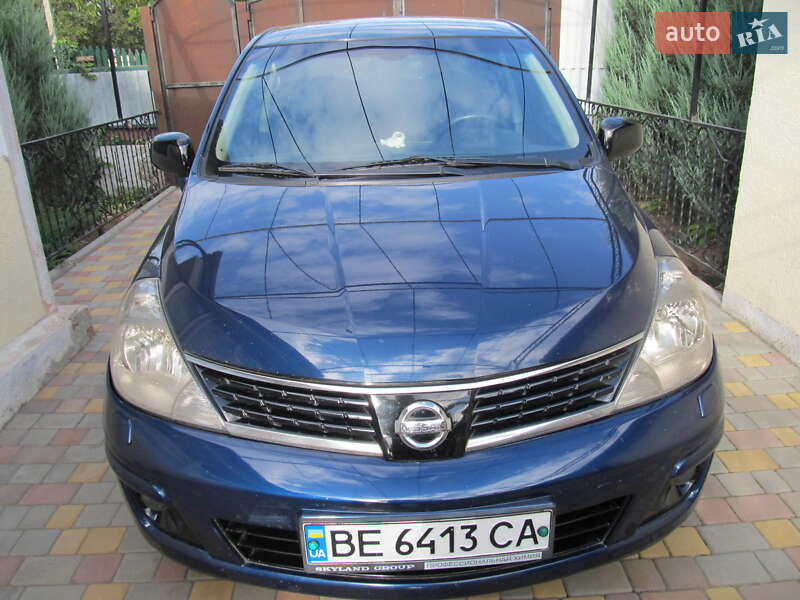 Nissan TIIDA 2007