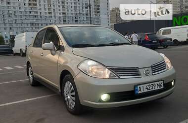 Седан Nissan TIIDA 2007 в Киеве