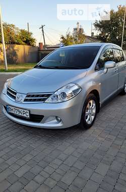 Хетчбек Nissan TIIDA 2010 в Одесі