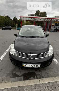 Хэтчбек Nissan TIIDA 2008 в Новояворовске