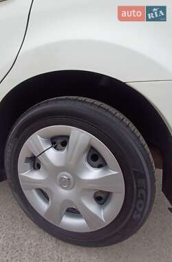 Хэтчбек Nissan TIIDA 2012 в 