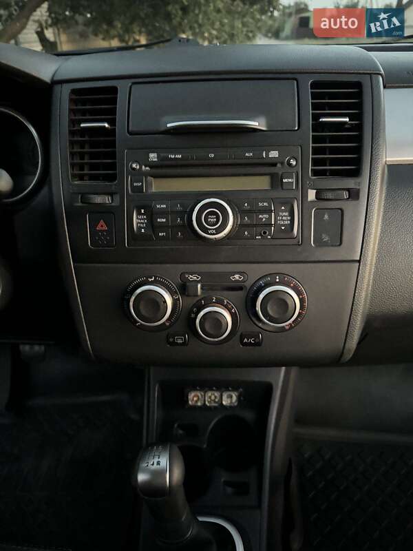 Хетчбек Nissan TIIDA 2012 в Кам'янському