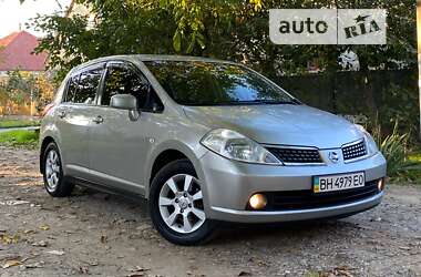 Хэтчбек Nissan TIIDA 2008 в Измаиле