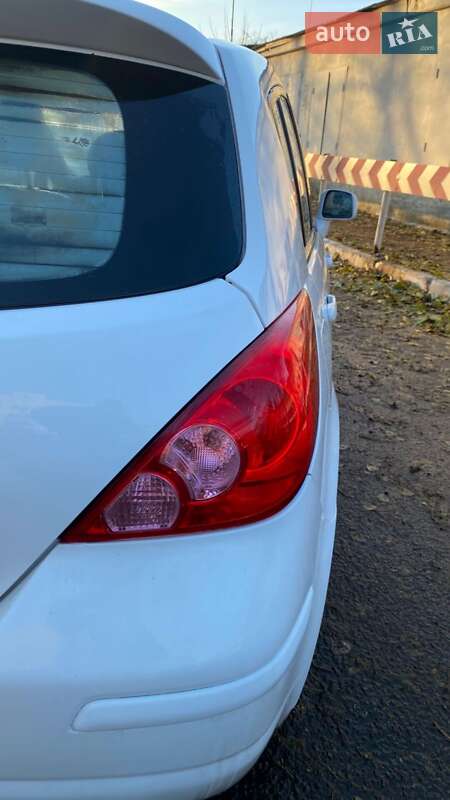Хетчбек Nissan TIIDA 2011 в Одесі