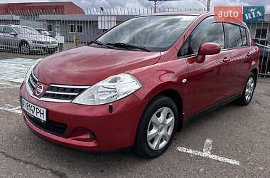 Хэтчбек Nissan TIIDA 2012 в Киеве