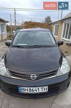 Хетчбек Nissan TIIDA 2010 в Овідіополі