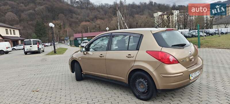 Хетчбек Nissan TIIDA 2008 в Мукачевому