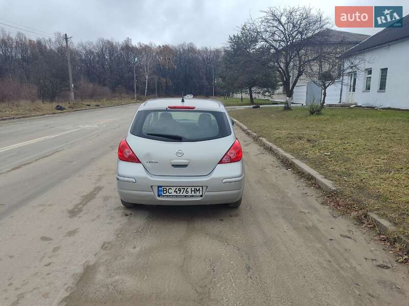 Хэтчбек Nissan TIIDA 2010 в Львове фото 3 Хэтчбек Nissan TIIDA 2010 в Львове