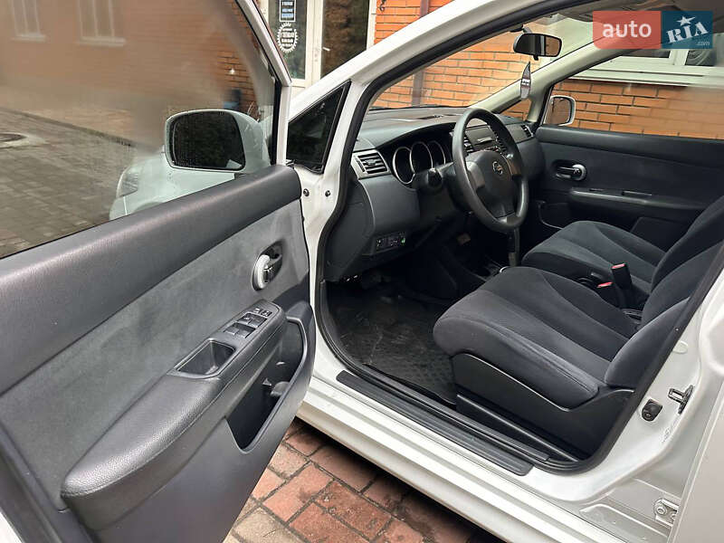 Хетчбек Nissan TIIDA 2012 в Києві фото 18 Хетчбек Nissan TIIDA 2012 в Києві