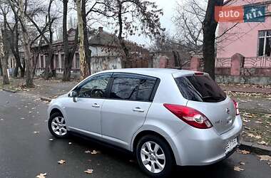 Хэтчбек Nissan TIIDA 2010 в Николаеве