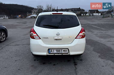 Хэтчбек Nissan TIIDA 2011 в Обухове