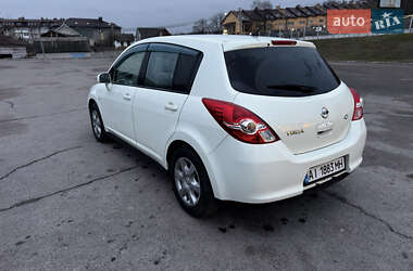 Хэтчбек Nissan TIIDA 2011 в Обухове