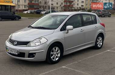 Хетчбек Nissan TIIDA 2010 в Запоріжжі