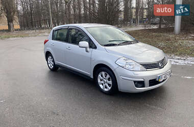 Хэтчбек Nissan TIIDA 2008 в Полтаве