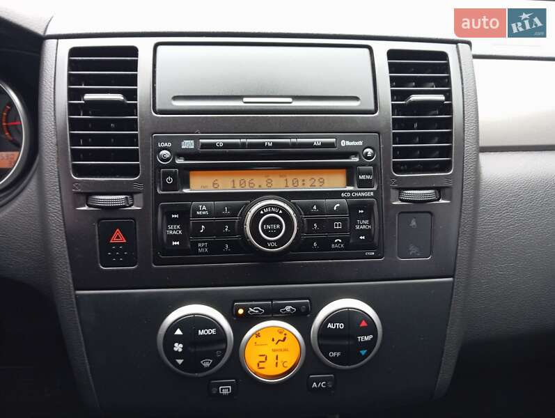 Хэтчбек Nissan TIIDA 2008 в Чернигове