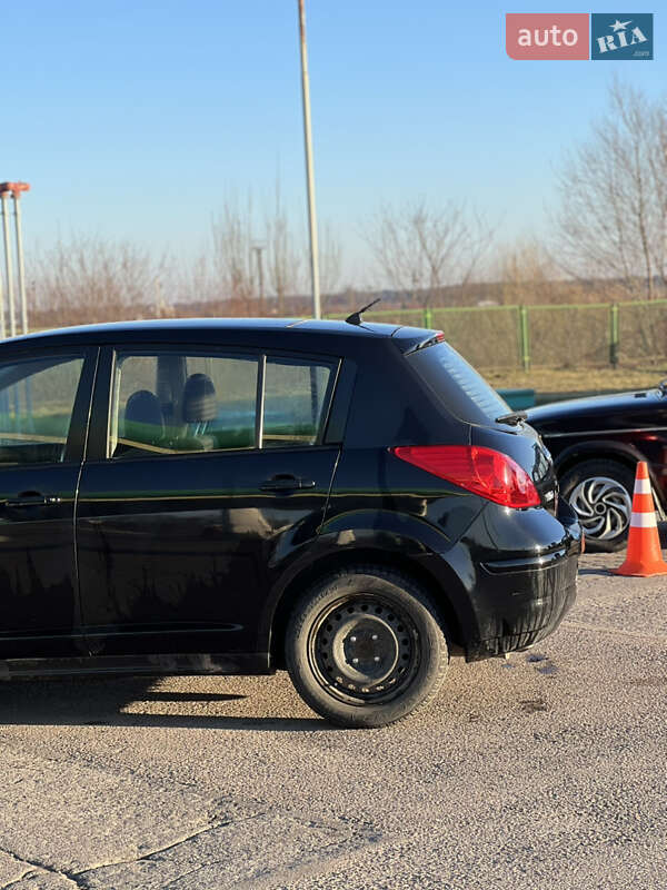 Хетчбек Nissan TIIDA 2009 в Кам'янці-Бузькій