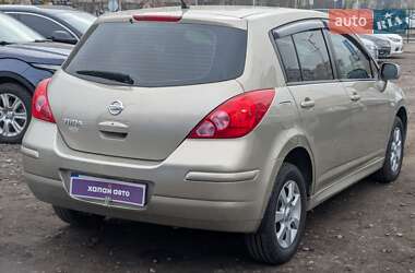 Хэтчбек Nissan TIIDA 2012 в 