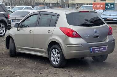Хэтчбек Nissan TIIDA 2012 в 
