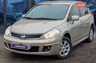 Хэтчбек Nissan TIIDA 2012 в 