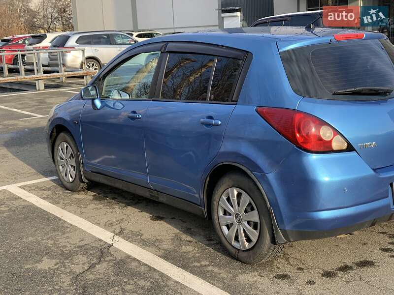 Хэтчбек Nissan TIIDA 2007 в Киеве