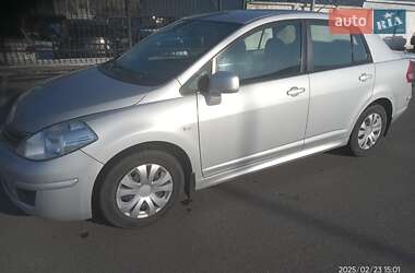 Седан Nissan TIIDA 2012 в Києві