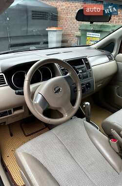 Седан Nissan TIIDA 2008 в 