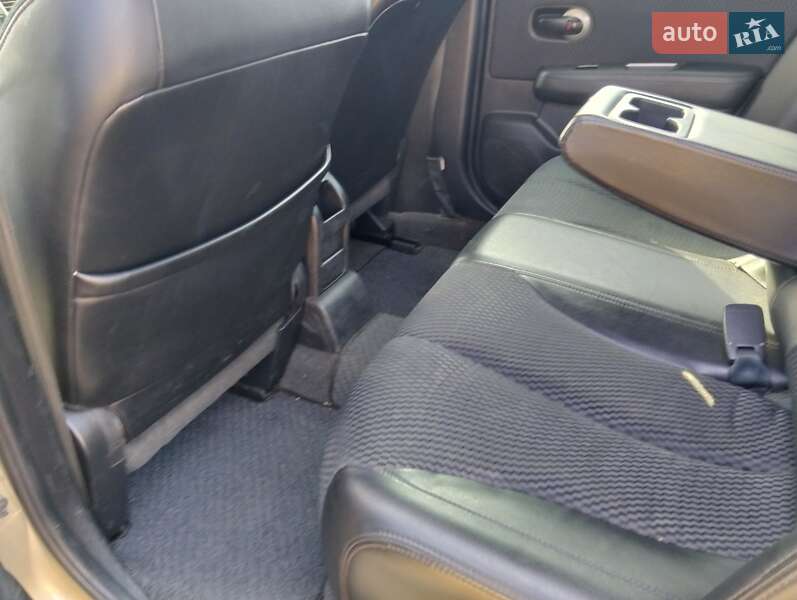 Хетчбек Nissan TIIDA 2012 в Івано-Франківську