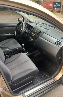 Хэтчбек Nissan TIIDA 2008 в 