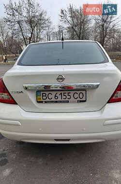 Седан Nissan TIIDA 2011 в 